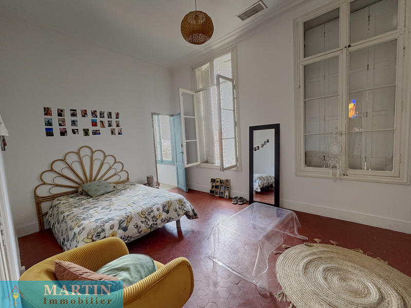 Maison - 250 m² - 9 pièces