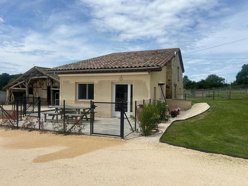 Demeure - 325 m² - 10 pièces