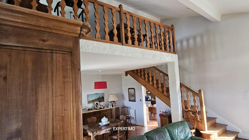 Maison - 220 m² - 9 pièces