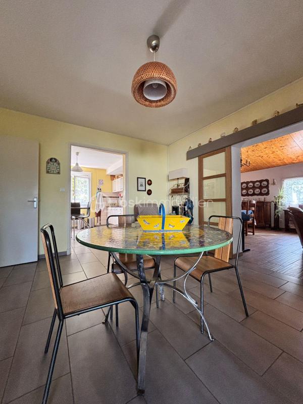 Maison traditionnelle - 200 m² - 7 pièces