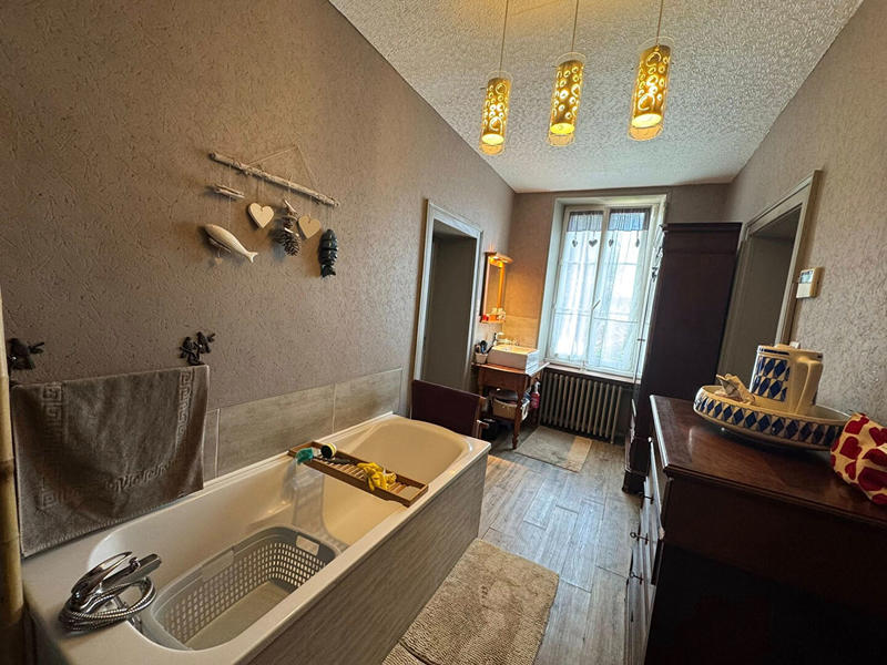 Maison - 186 m² - 7 pièces