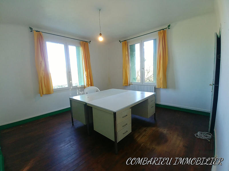 Maison - 220 m² - 9 pièces