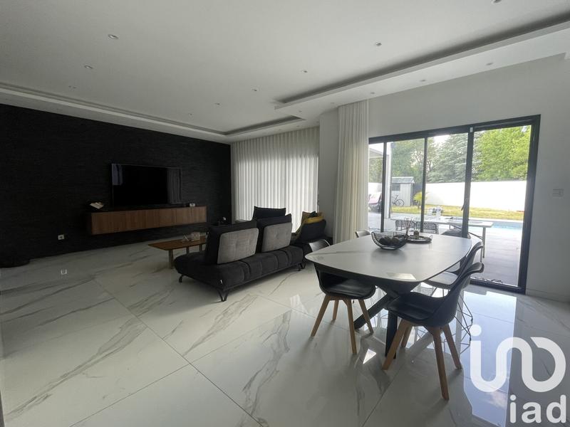 Maison de maîtres - 221 m² - 8 pièces