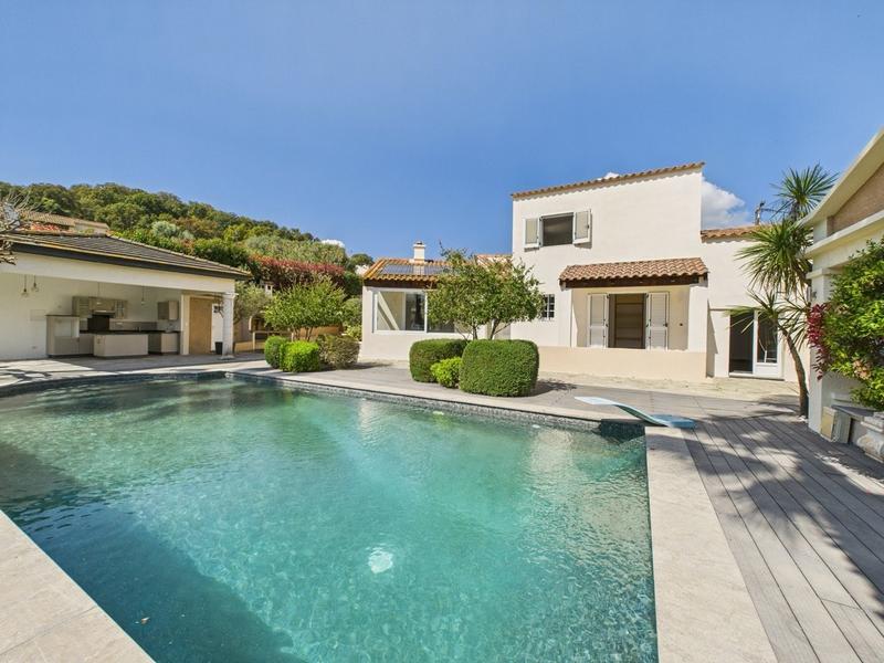 Maison - 185 m² - 5 pièces