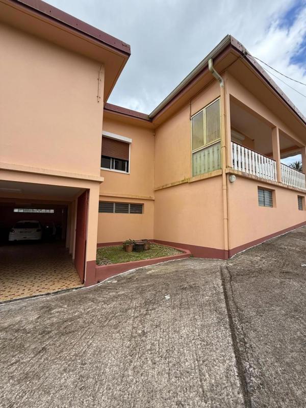 Maison - 161 m² - 6 pièces