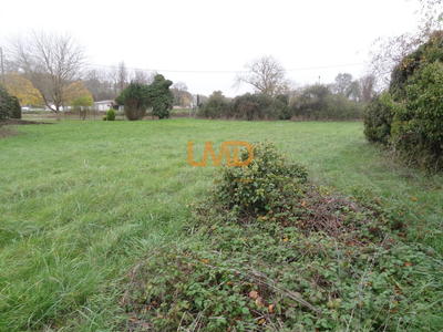 Terrain constructible - 1 827 m²