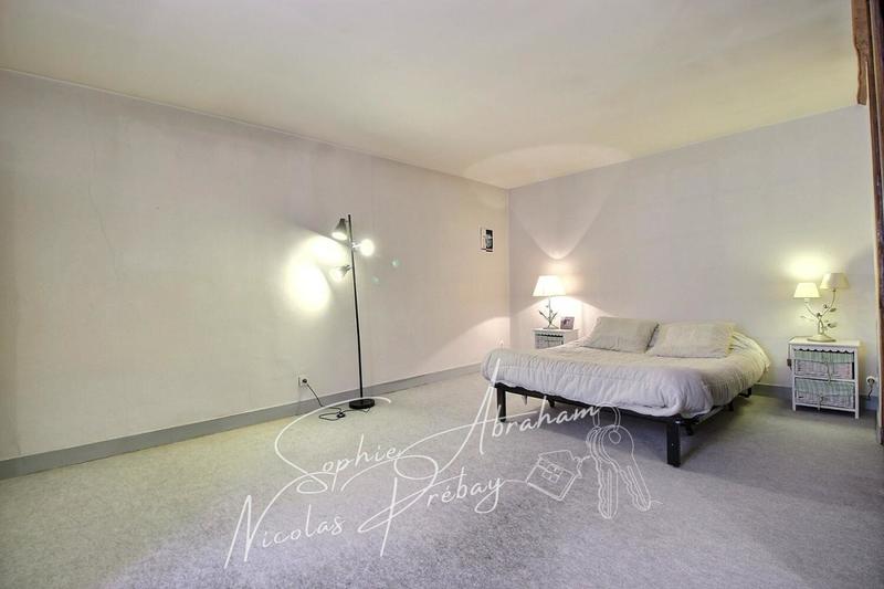 Maison - 283 m² - 8 pièces