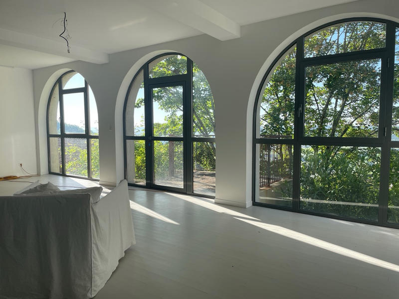 Maison - 330 m² - 13 pièces