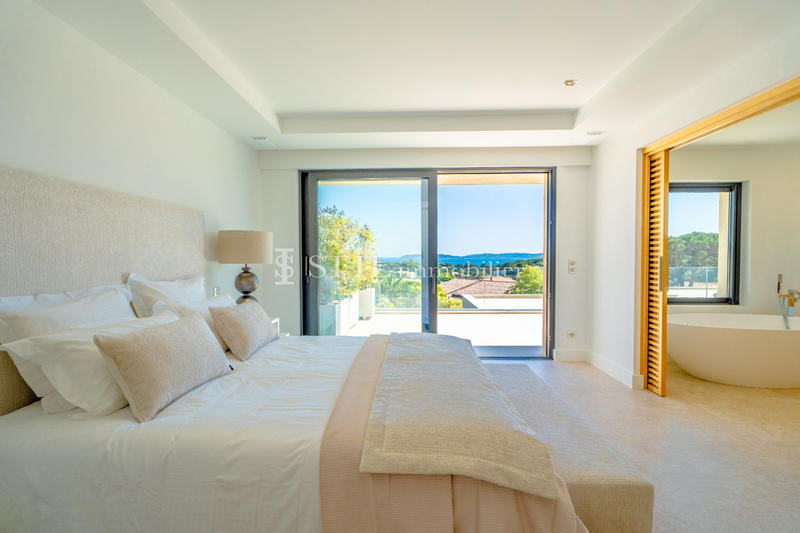 Villa - 370 m² - 6 pièces