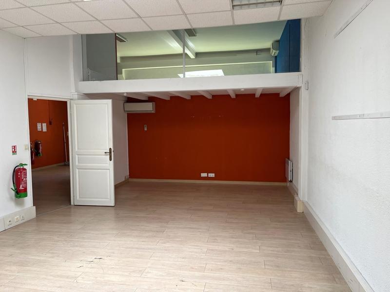 Local commercial - 223 m² - 8 pièces
