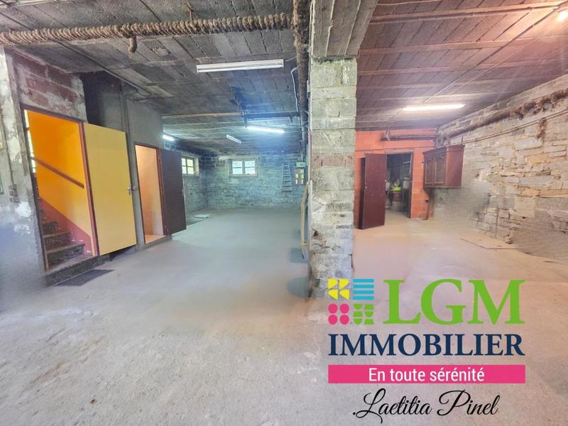 Maison - 204 m² - 6 pièces