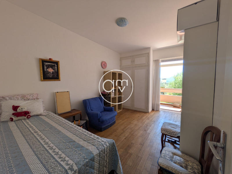 Maison - 315 m² - 7 pièces