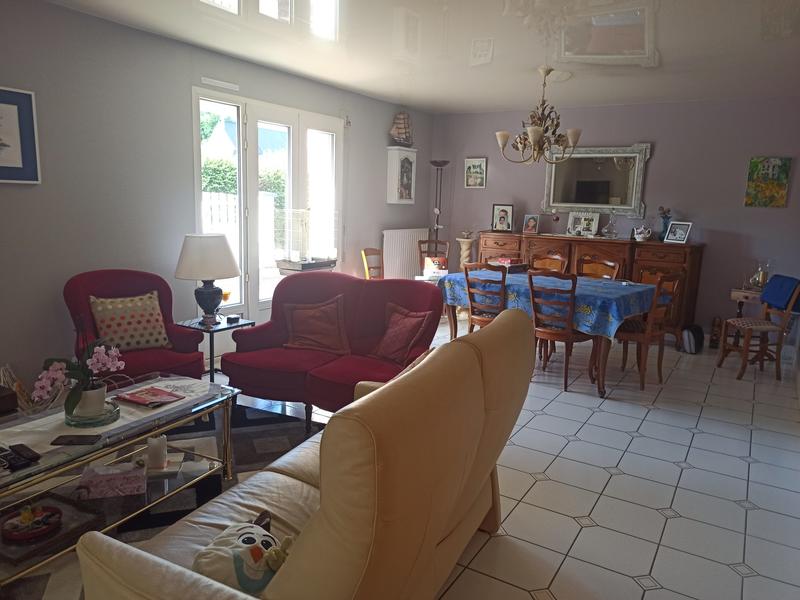 Maison traditionnelle - 178 m² - 9 pièces