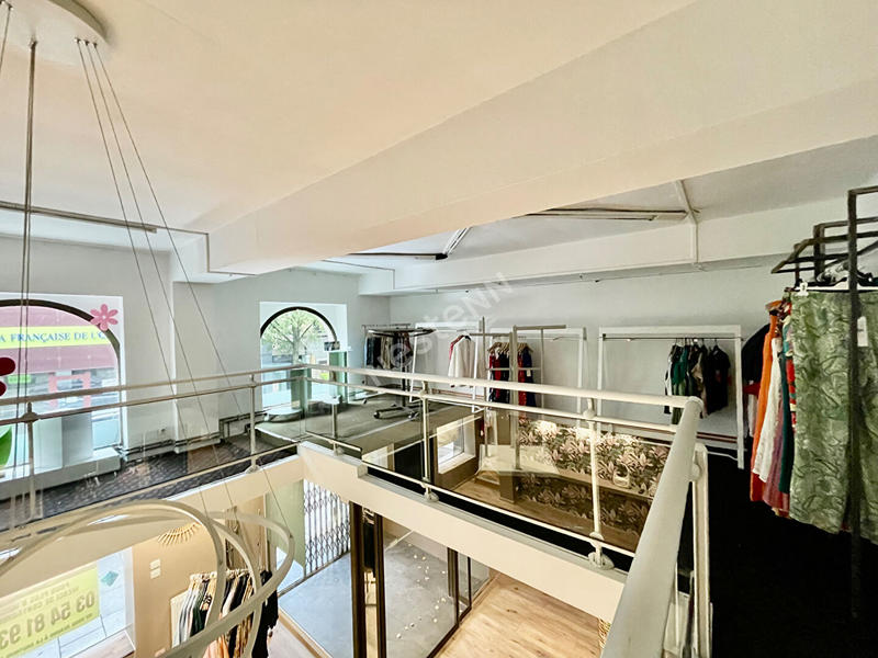 Local commercial - 153 m²