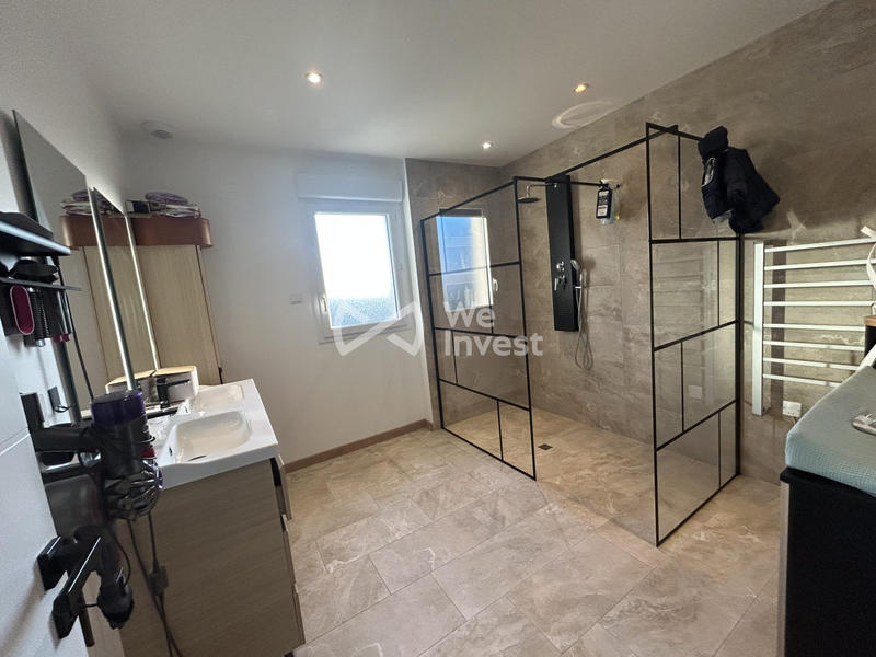 Maison - 95 m² - 5 pièces