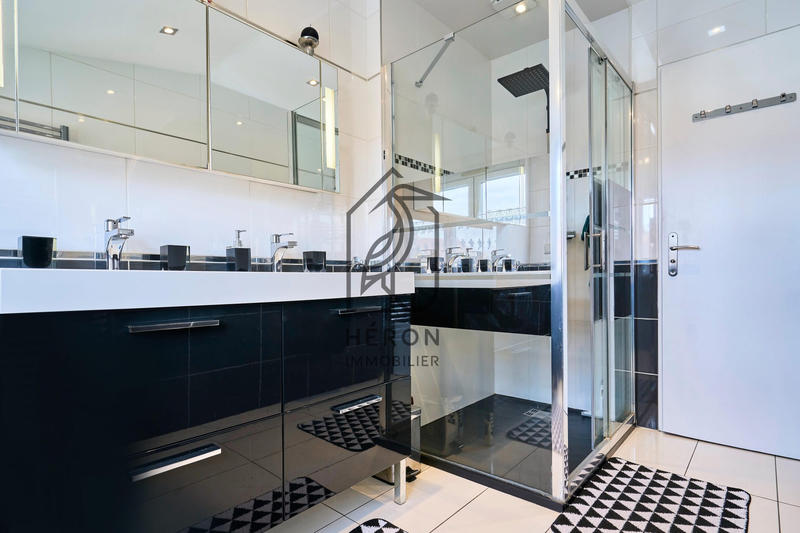 Maison - 104 m² - 5 pièces