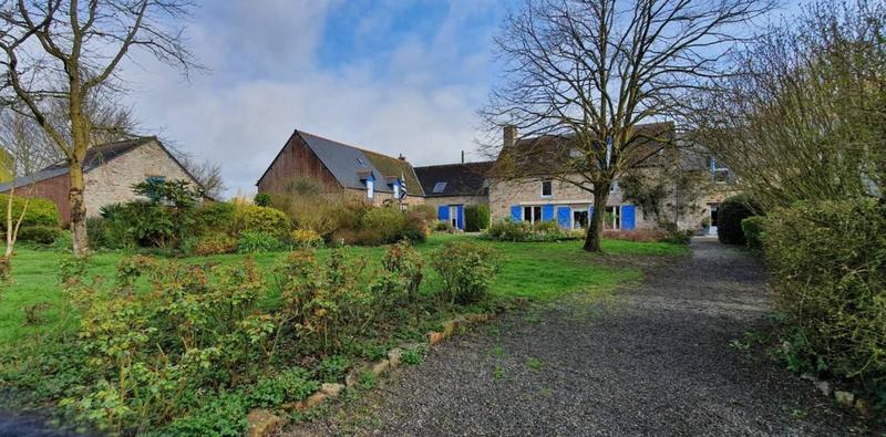 Maison chambre d'hôtes - 328 m²