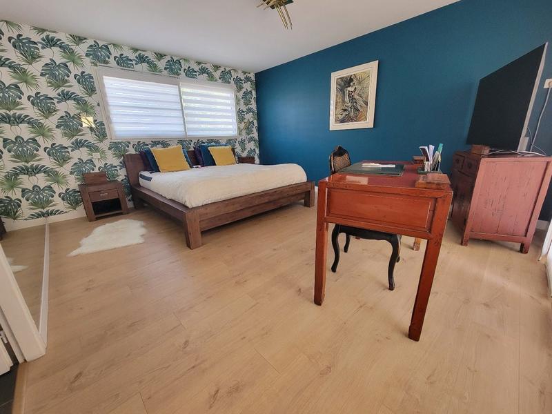 Maison contemporaine - 222 m² - 6 pièces