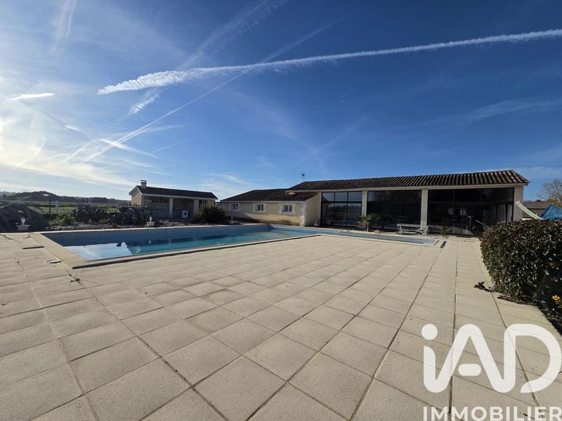 Maison - 654 m² - 18 pièces