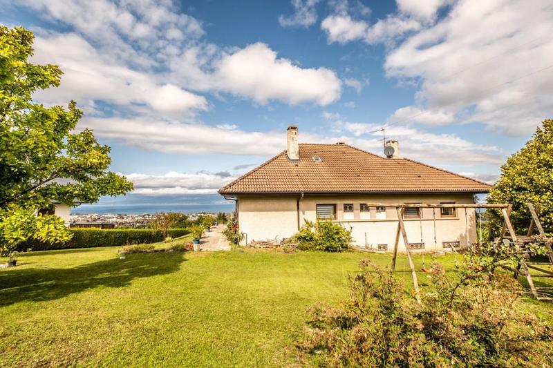 Propriété - 216 m² - 9 pièces