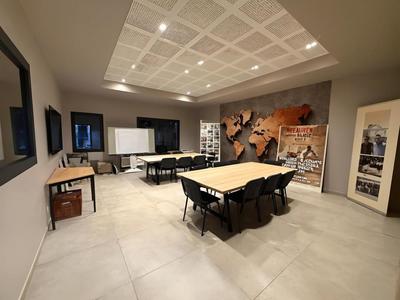 Local d'activité / Entrepôt - 225 m²