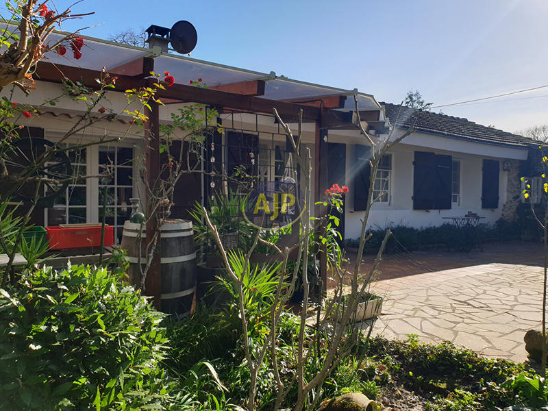 Maison - 204 m² - 6 pièces