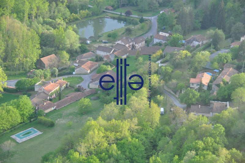 Maison - 160 m² - 2 pièces