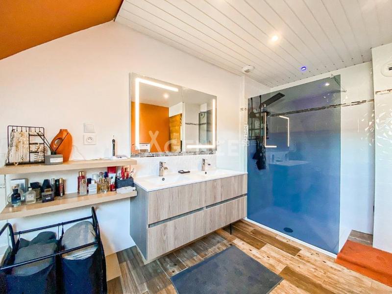 Maison - 104 m² - 4 pièces