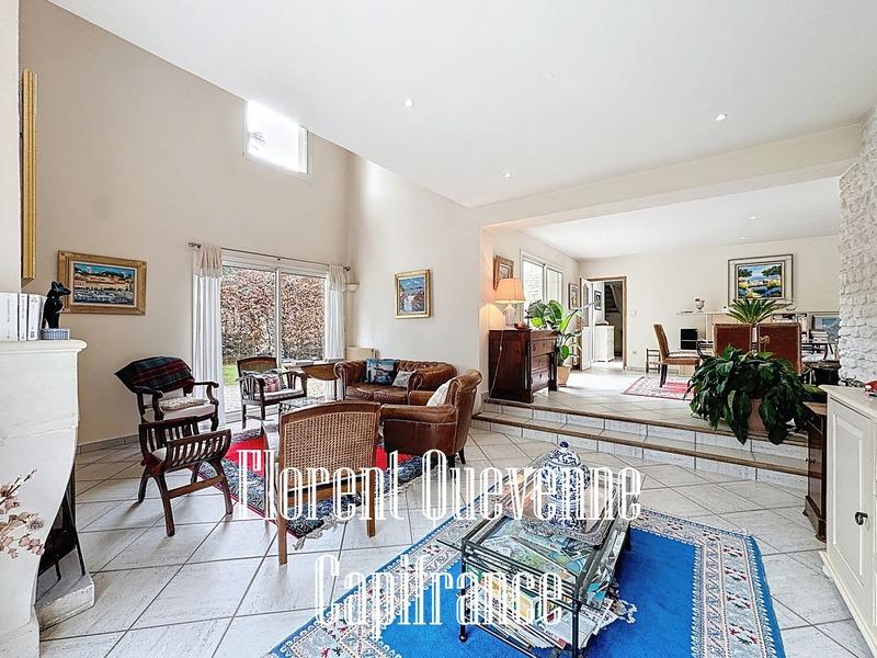 Maison - 298 m² - 7 pièces