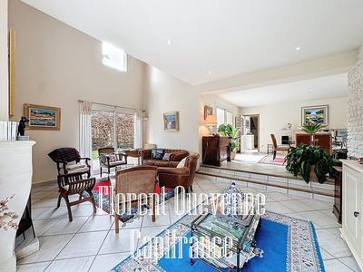 Maison - 298 m² - 7 pièces