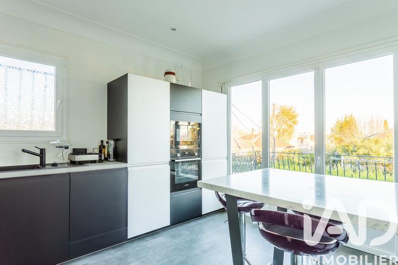 Maison - 208 m² - 8 pièces