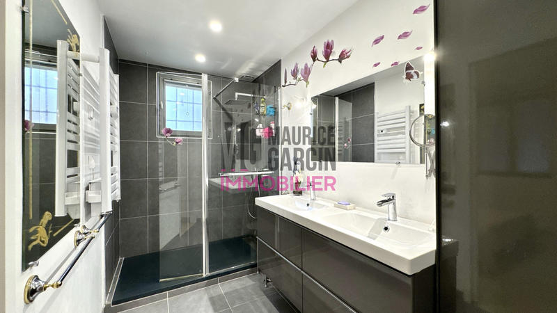 Maison - 224 m² - 5 pièces