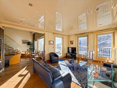 Duplex - 222 m² - 4 pièces