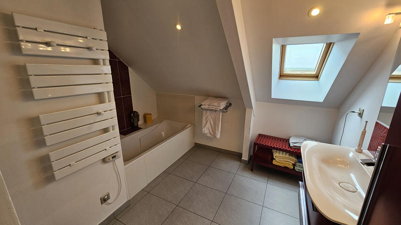 Maison - 200 m² - 7 pièces