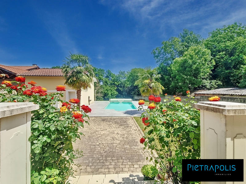 Maison - 190 m² - 4 pièces