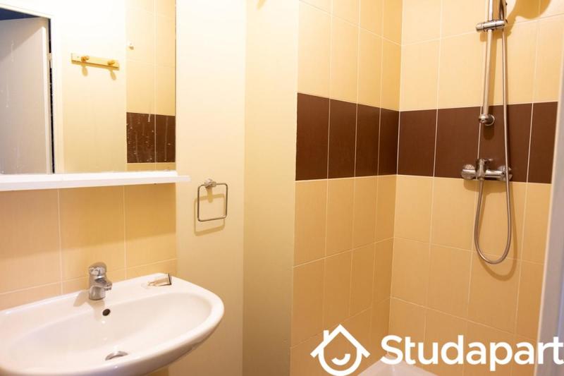 Chambre - 12 m² - 1 pièce