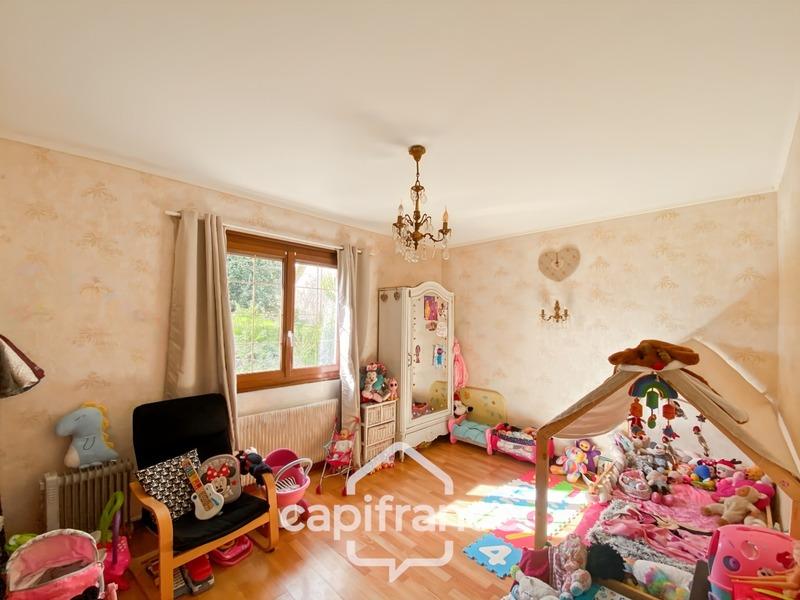 Maison - 186 m² - 9 pièces