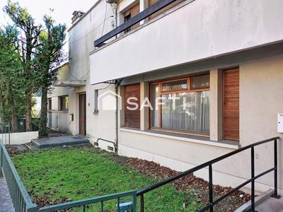 Maison - 227 m² - 10 pièces