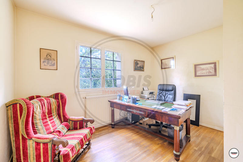 Maison - 253 m² - 8 pièces