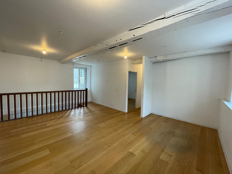 Local d'activité / Entrepôt - 175 m²