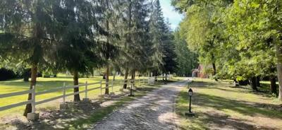 Maison - 250 m² - 8 pièces