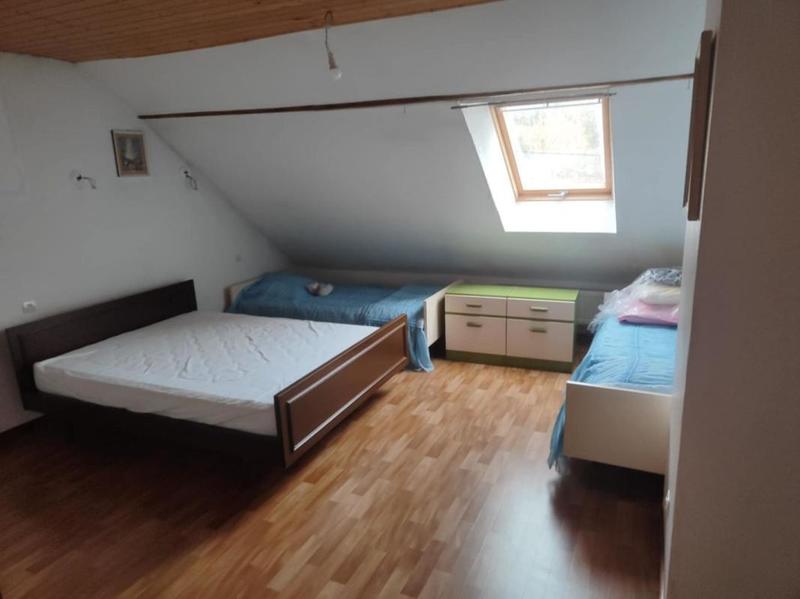 Maison - 240 m² - 10 pièces