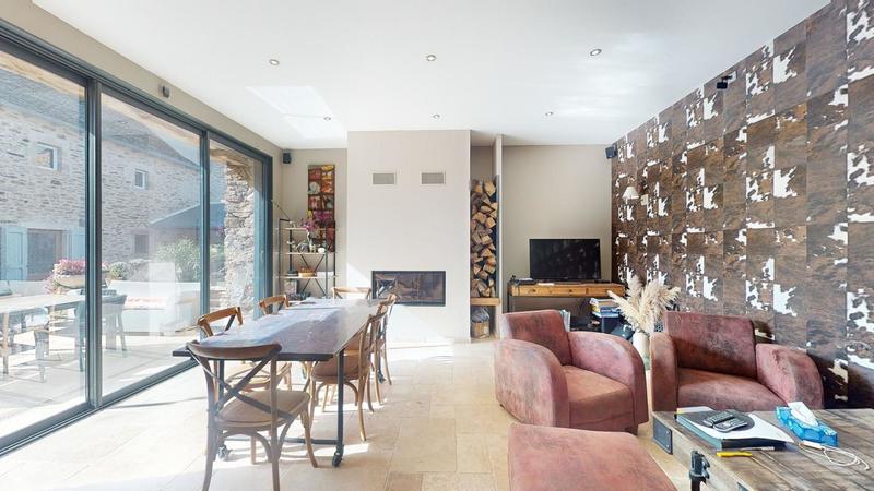 Demeure - 644 m² - 16 pièces