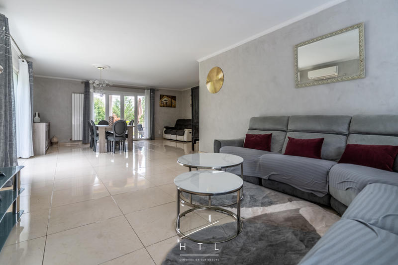 Maison - 215 m² - 7 pièces