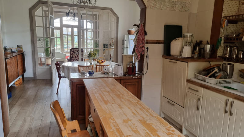 Maison - 338 m² - 14 pièces