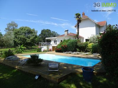 Maison de maîtres - 225 m² - 7 pièces