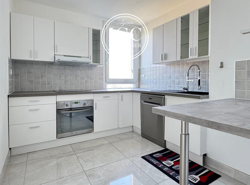 Appartement - 85 m² - 5 pièces