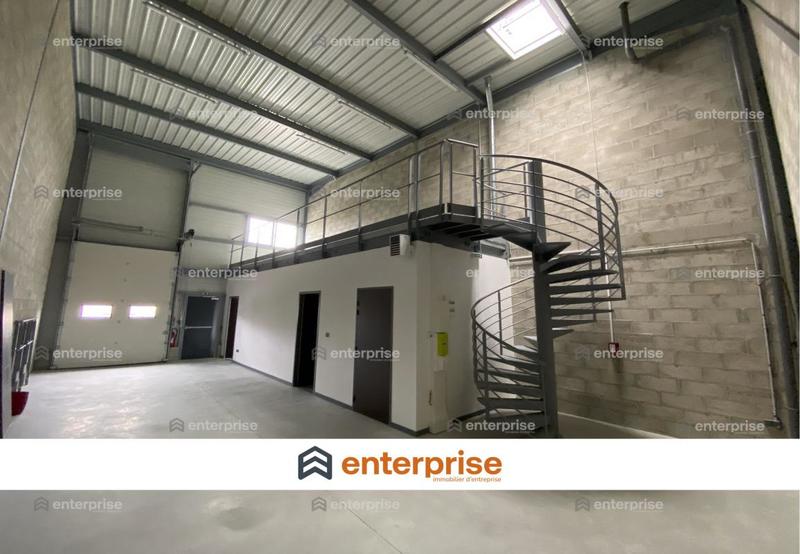 Local d'activité / Entrepôt - 224 m²