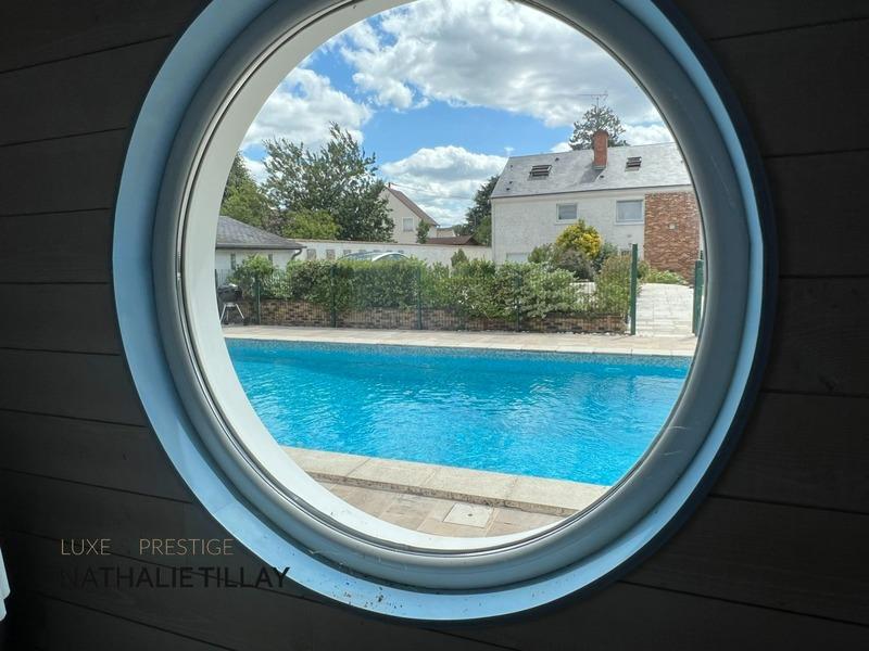 Maison - 284 m² - 9 pièces