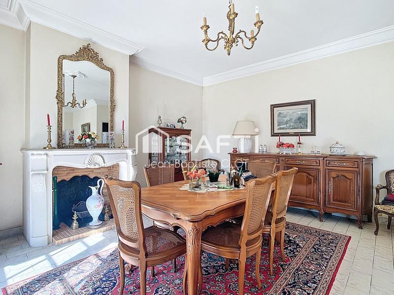 Maison - 200 m² - 7 pièces